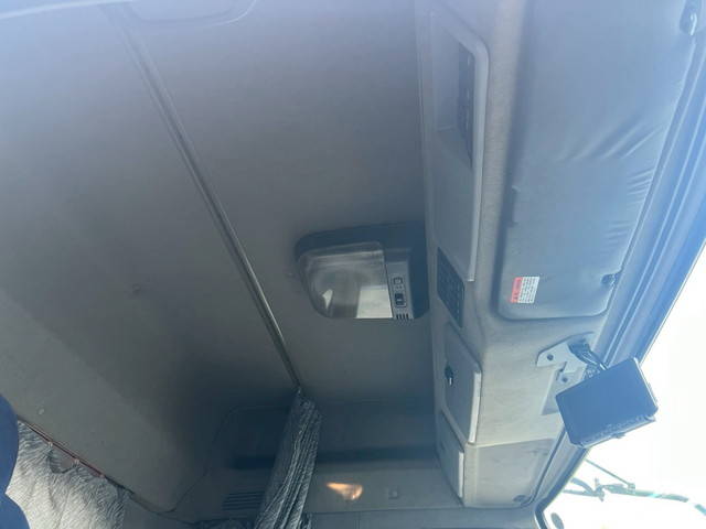 いすゞギガトレーラーヘッド（トラクターヘッド）大型（10t）[写真31]