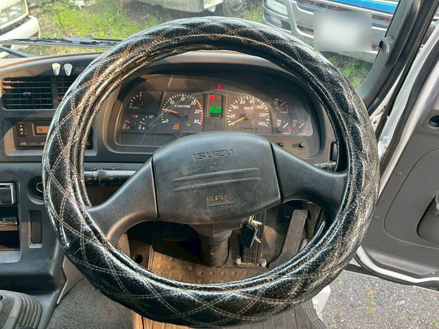 いすゞギガトレーラーヘッド（トラクターヘッド）大型（10t）[写真32]