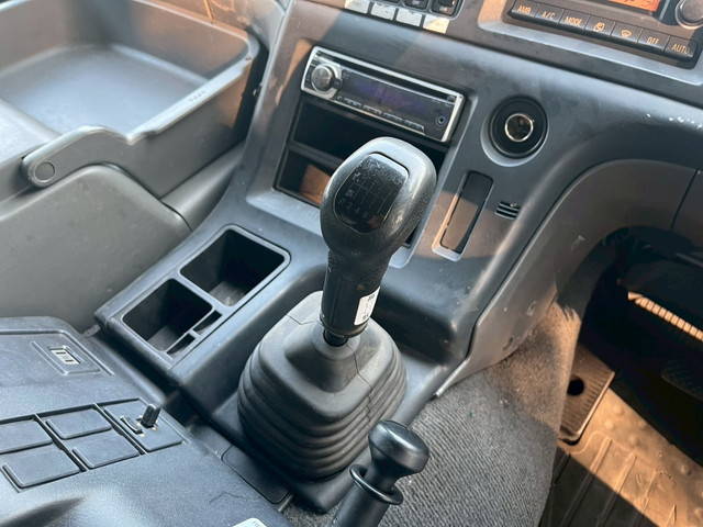 いすゞギガトレーラーヘッド（トラクターヘッド）大型（10t）[写真34]