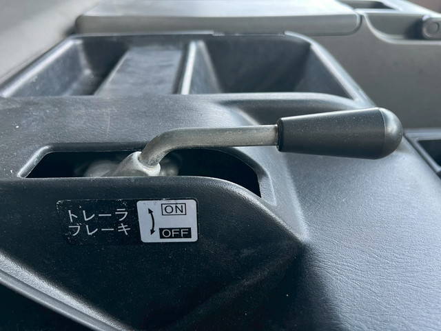 いすゞギガトレーラーヘッド（トラクターヘッド）大型（10t）[写真36]