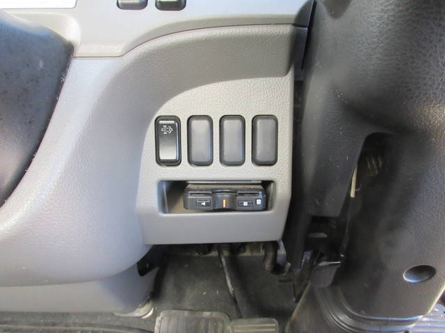 三菱ふそうキャンター平ボディ小型（2t・3t）[写真13]