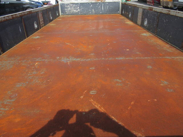 三菱ふそうキャンター平ボディ小型（2t・3t）[写真24]