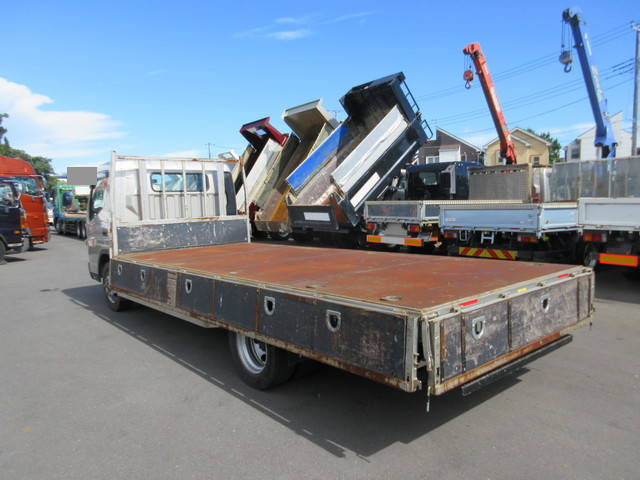 三菱ふそうキャンター平ボディ小型（2t・3t）[写真25]