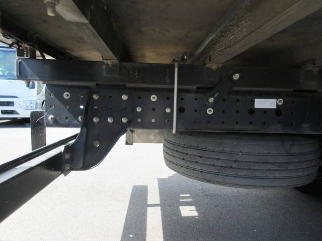 三菱ふそうキャンター平ボディ小型（2t・3t）[写真08]