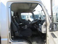 三菱ふそうキャンター平ボディ小型（2t・3t）[写真10]