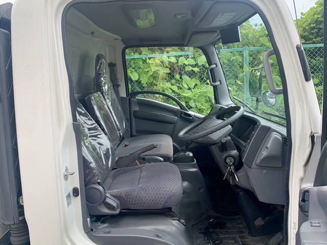 いすゞエルフパネルバン小型（2t・3t）[写真12]