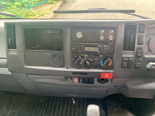 いすゞエルフパネルバン小型（2t・3t）[写真18]