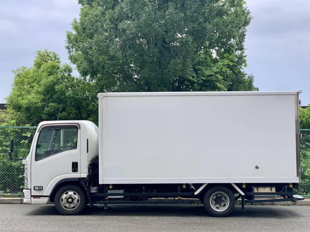 いすゞエルフパネルバン小型（2t・3t）[写真03]