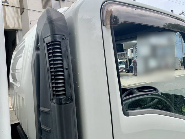 いすゞエルフパネルバン小型（2t・3t）[写真40]