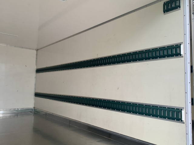 いすゞエルフパネルバン小型（2t・3t）[写真09]