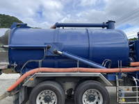 いすゞギガ汚泥吸引車大型（10t）[写真14]