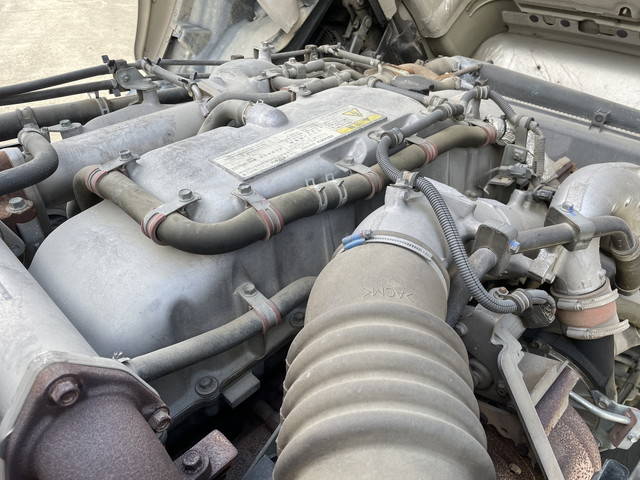 いすゞギガ汚泥吸引車大型（10t）[写真26]