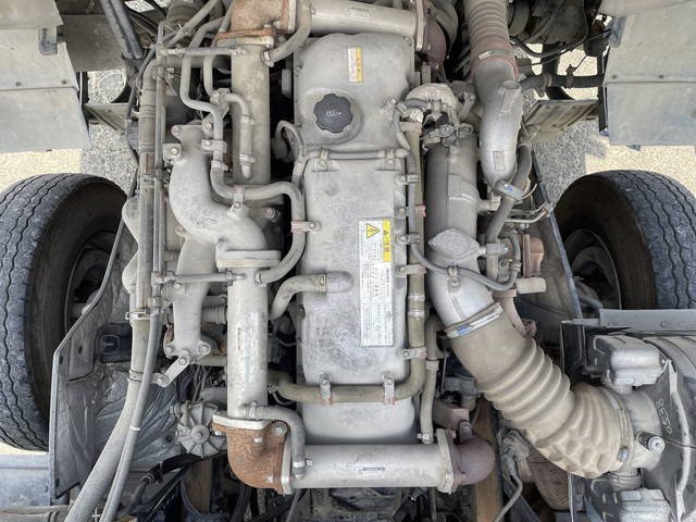 いすゞギガ汚泥吸引車大型（10t）[写真28]