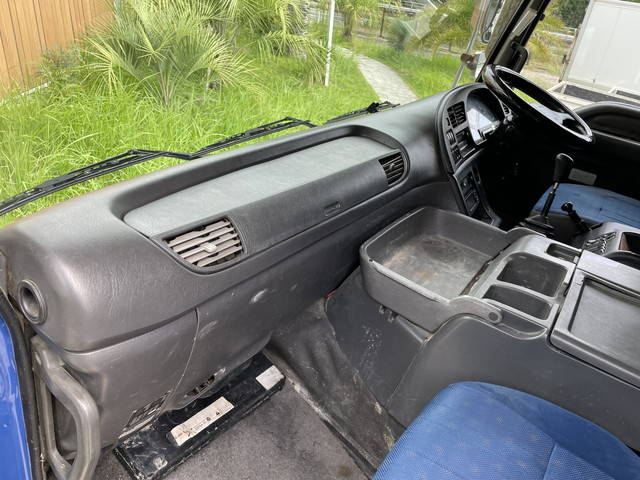 いすゞギガ汚泥吸引車大型（10t）[写真31]