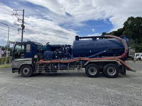 いすゞギガ汚泥吸引車大型（10t）[写真06]