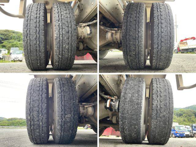 いすゞギガ汚泥吸引車大型（10t）[写真21]