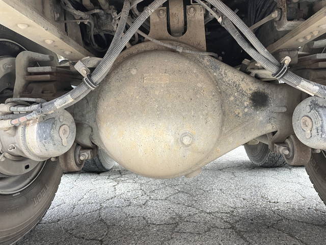 いすゞギガ汚泥吸引車大型（10t）[写真25]