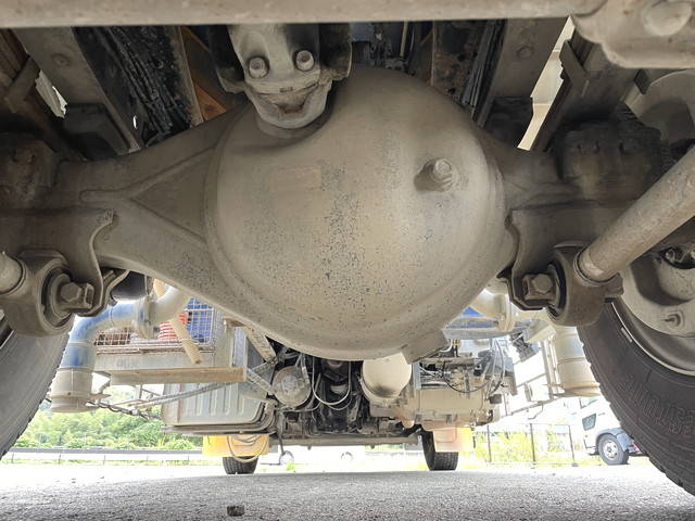 いすゞギガ汚泥吸引車大型（10t）[写真26]