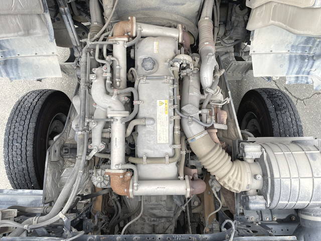 いすゞギガ汚泥吸引車大型（10t）[写真27]