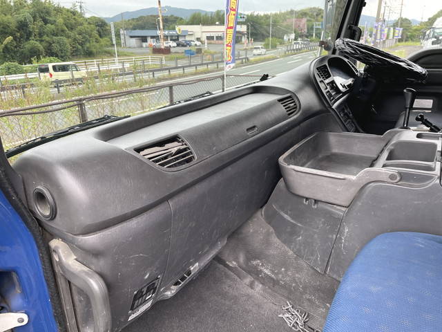 いすゞギガ汚泥吸引車大型（10t）[写真29]