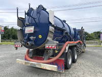 いすゞギガ汚泥吸引車大型（10t）[写真02]