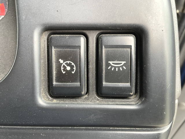 いすゞギガ汚泥吸引車大型（10t）[写真38]