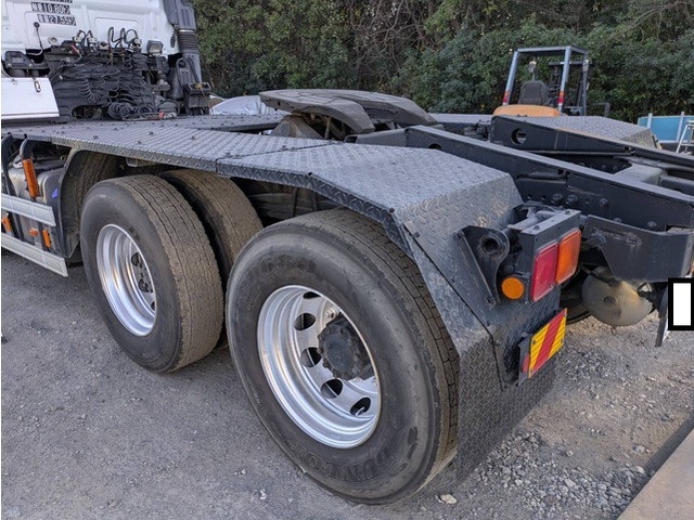 日野プロフィアトレーラーヘッド（トラクターヘッド）大型（10t）[写真07]