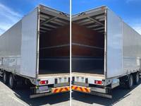 UDトラックスクオンアルミウイング大型（10t）[写真11]