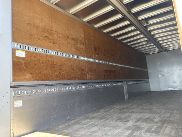 UDトラックスクオンアルミウイング大型（10t）[写真12]