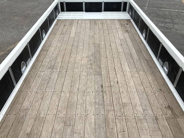 いすゞフォワードセルフクレーン4段中型（4t）[写真13]