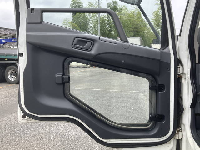 三菱ふそうファイターセルフローダー中型（4t）[写真30]