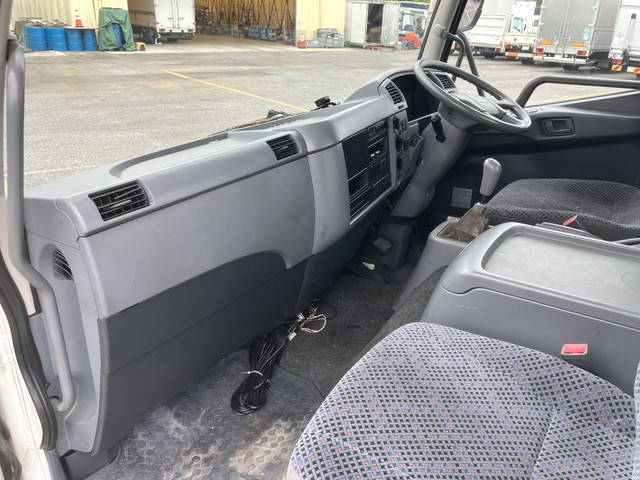 三菱ふそうファイターセルフローダー中型（4t）[写真32]