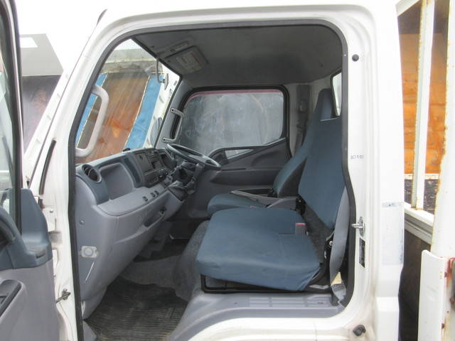 三菱ふそうキャンター平ボディ小型（2t・3t）[写真14]