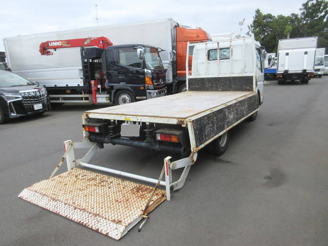 三菱ふそうキャンター平ボディ小型（2t・3t）[写真24]