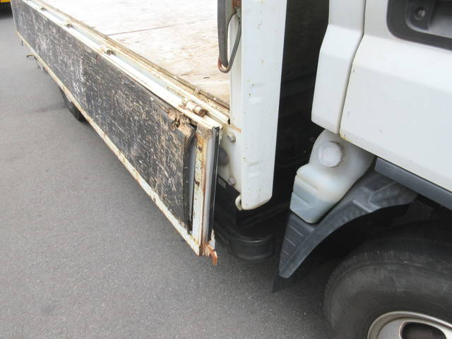 三菱ふそうキャンター平ボディ小型（2t・3t）[写真26]