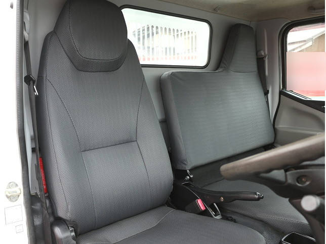 三菱ふそうキャンターダンプ小型（2t・3t）[写真15]