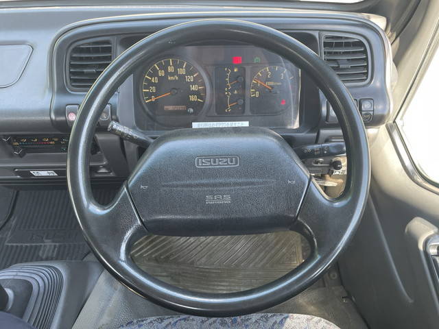 いすゞエルフクレーン4段小型（2t・3t）[写真34]