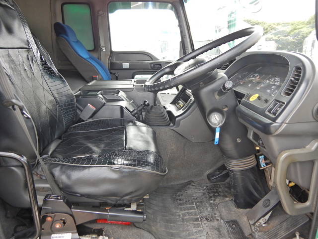 いすゞギガダンプ大型（10t）[写真18]