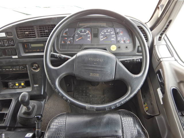 いすゞギガダンプ大型（10t）[写真20]