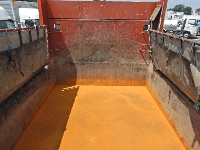 日野レンジャーダンプ増トン（6t・8t）[写真32]