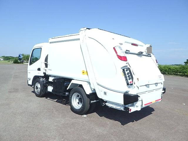 三菱ふそうキャンターパッカー車（塵芥車）小型（2t・3t）[写真02]