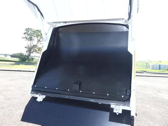 三菱ふそうキャンターパッカー車（塵芥車）小型（2t・3t）[写真07]