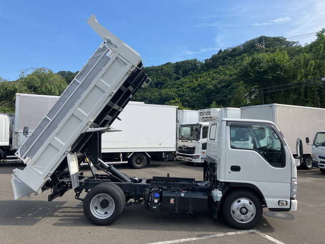 いすゞエルフダンプ小型（2t・3t）[写真08]