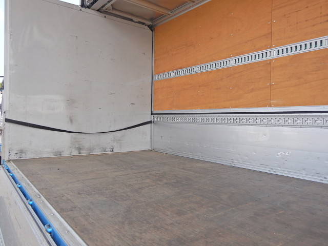 いすゞフォワードアルミウイング中型（4t）[写真30]