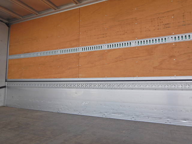 いすゞフォワードアルミウイング中型（4t）[写真31]