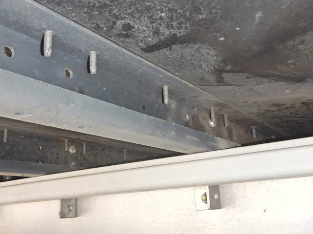 いすゞフォワードアルミウイング中型（4t）[写真09]