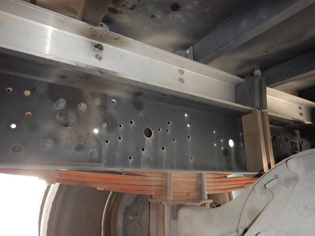 いすゞフォワードアルミウイング中型（4t）[写真10]