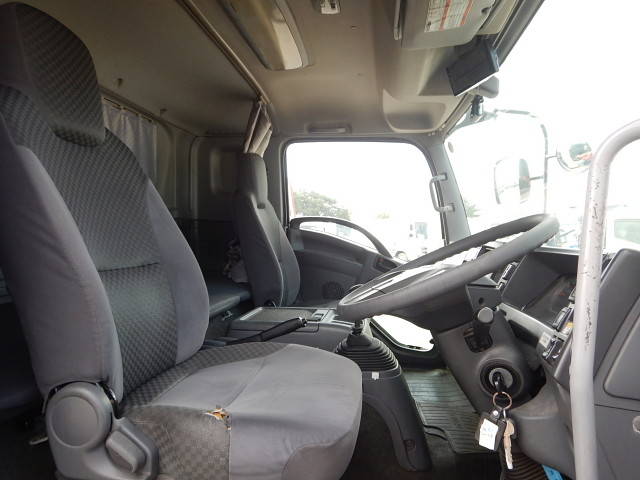 いすゞフォワードアルミウイング中型（4t）[写真19]