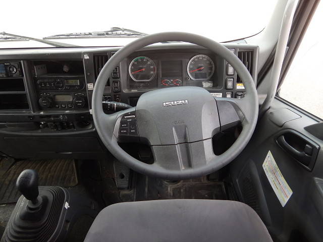 いすゞフォワードアルミウイング中型（4t）[写真21]