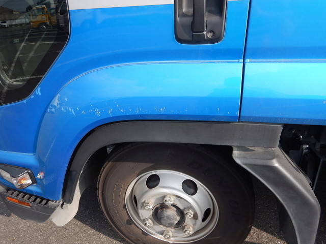 いすゞフォワードアルミウイング中型（4t）[写真28]